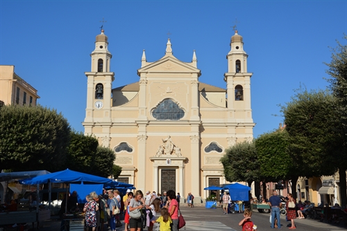 La basilica di San Nicolò di Bari.