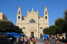 La basilica di San Nicolò di Bari.