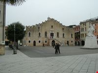 portogruaro piazza municipio