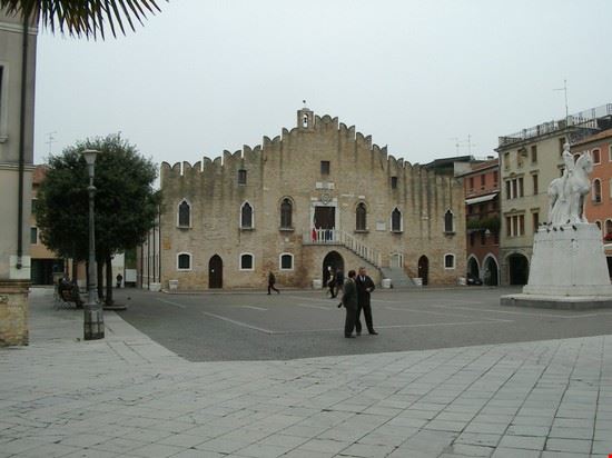 Piazza del Municipio - Legba74 - Legba74 - CC BY 2.5
