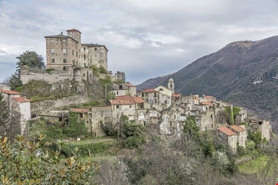 Castello e borgo vecchio Balestrino Eder Eder