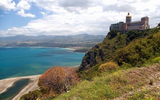 Il Santuario della Madonna Nera di Tindari  Messina  