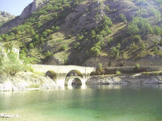 Ponte di accesso all'eremo