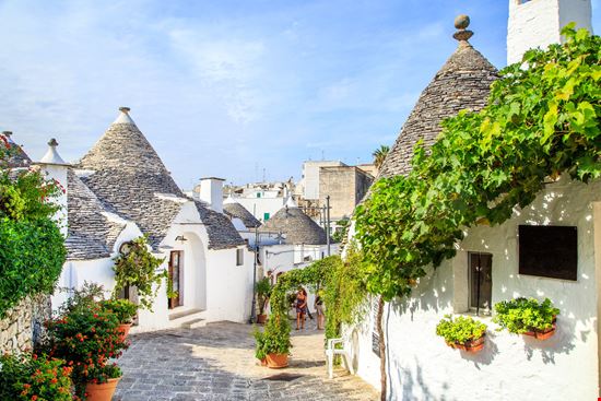 Alberobello_132765780-min.jpeg Alberobello_132765780-min.jpeg  
