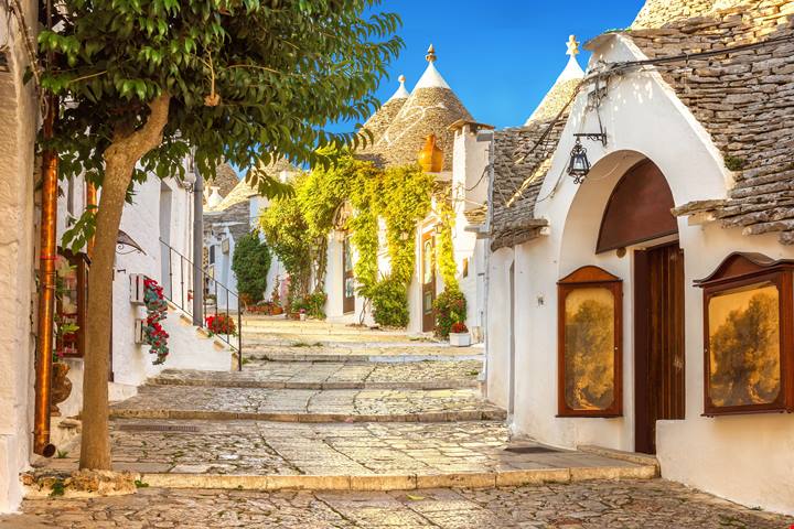 Strani simboli sui tetti e una storia antichissima e ancora oggi in parte avvolta nel mistero: le costruzioni UNESCO d'Italia sono da vedere almeno una volta nella vita