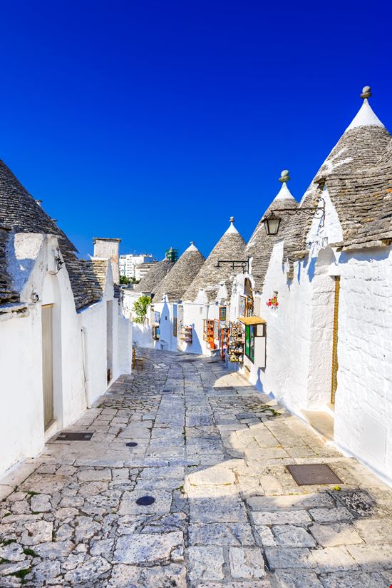 Alberobello_215602445-min.jpeg Alberobello_215602445-min.jpeg  