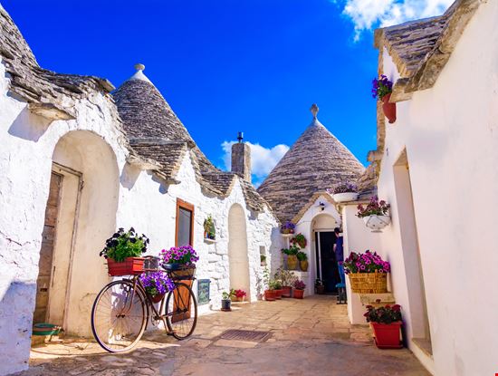 Alberobello_295365782-min.jpeg Alberobello_295365782-min.jpeg  