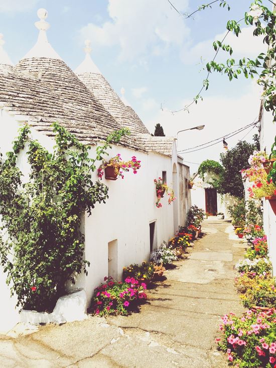 Alberobello_339591240-min.jpeg Alberobello_339591240-min.jpeg  