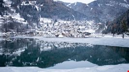 Alleghe_lago_ghiacciato