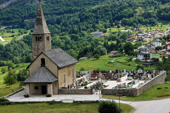 andalo_borgo andalo_borgo  