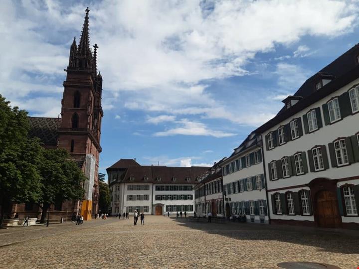 Basilea Piazza della Cattedrale_Münsterplatz 