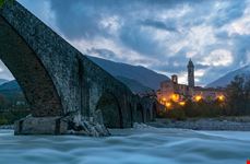 Bobbio_night