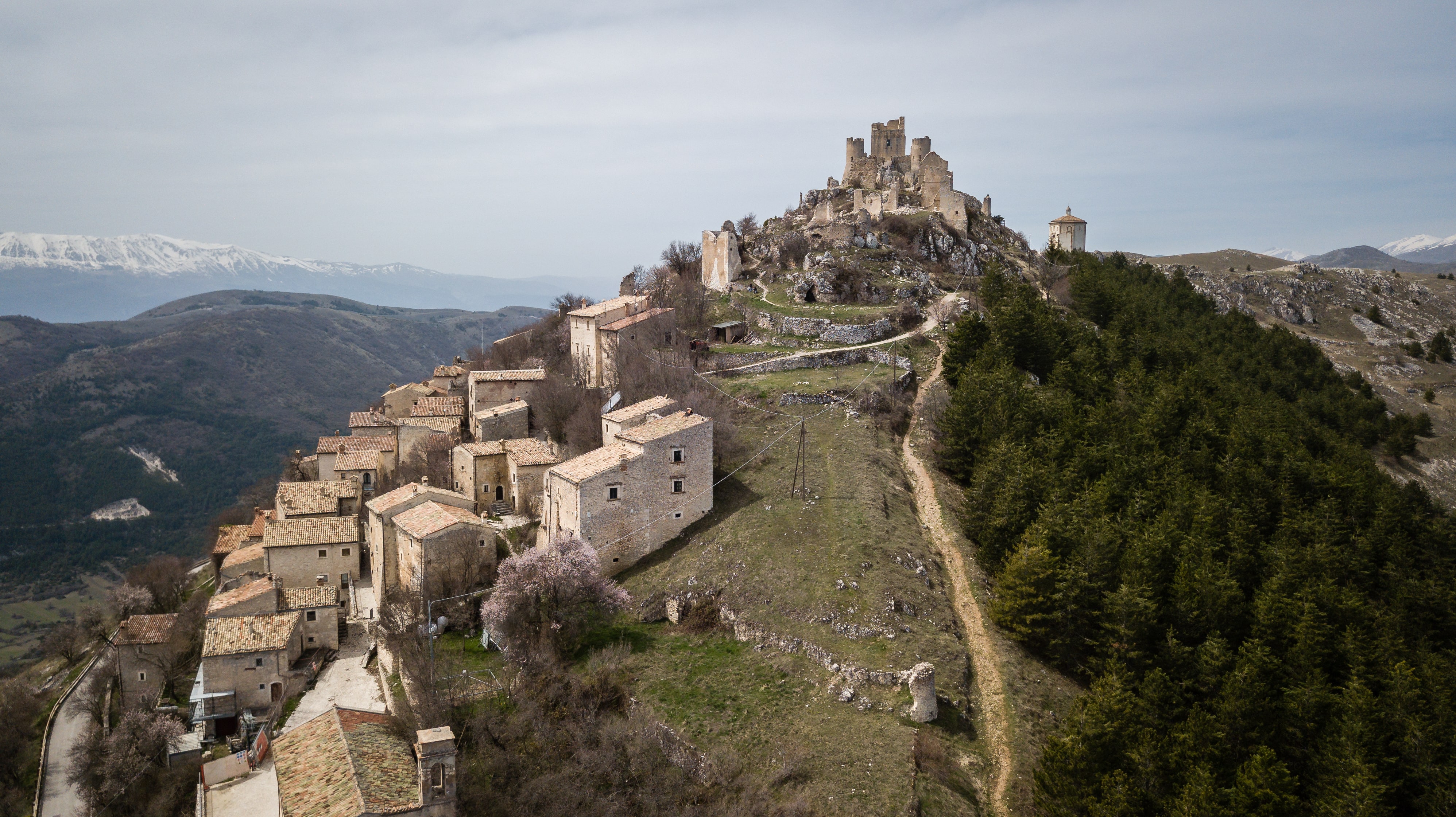 Calascio_232604129-min.jpeg