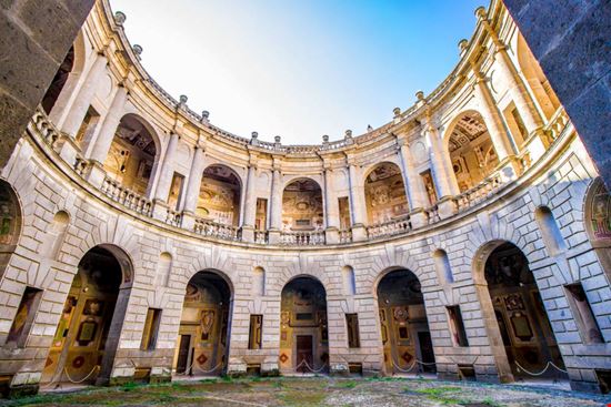 caprarola-palazzo-farnese_537421075 caprarola-palazzo-farnese_537421075  