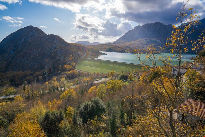 Lago - Castel_San_Vincenzo_1645289410