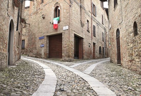 Castell_arquato_borgo Castell_arquato_borgo  