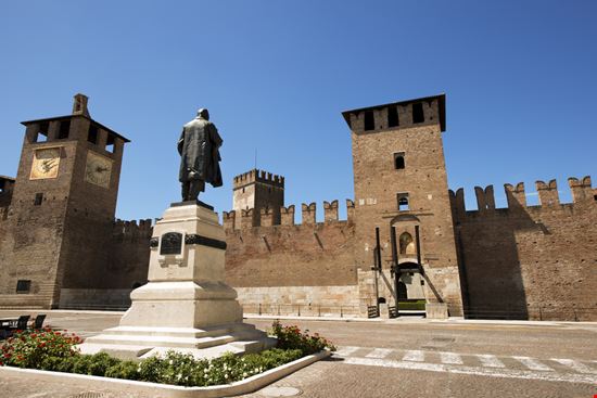 castelvecchio verona_138437456 castelvecchio verona_138437456  