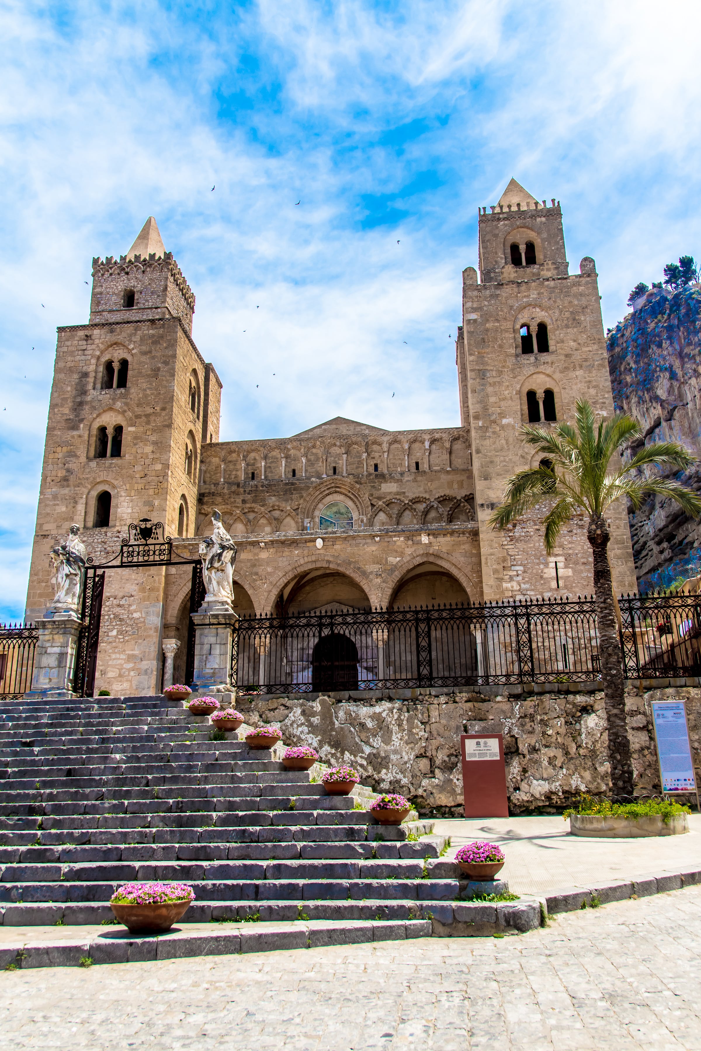Cefalu_165086148-min.jpeg