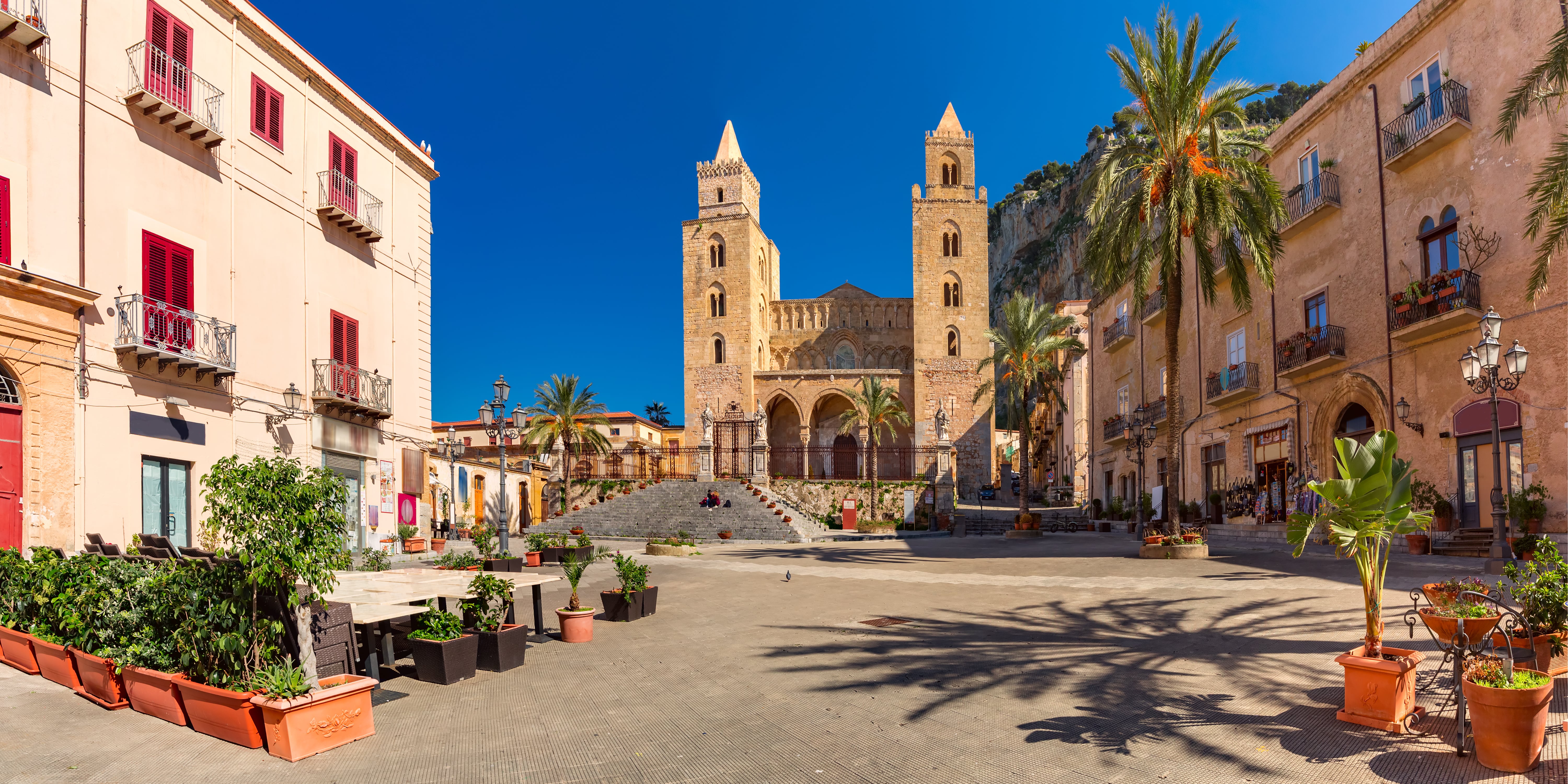 Cefalu_259767811-min.jpeg