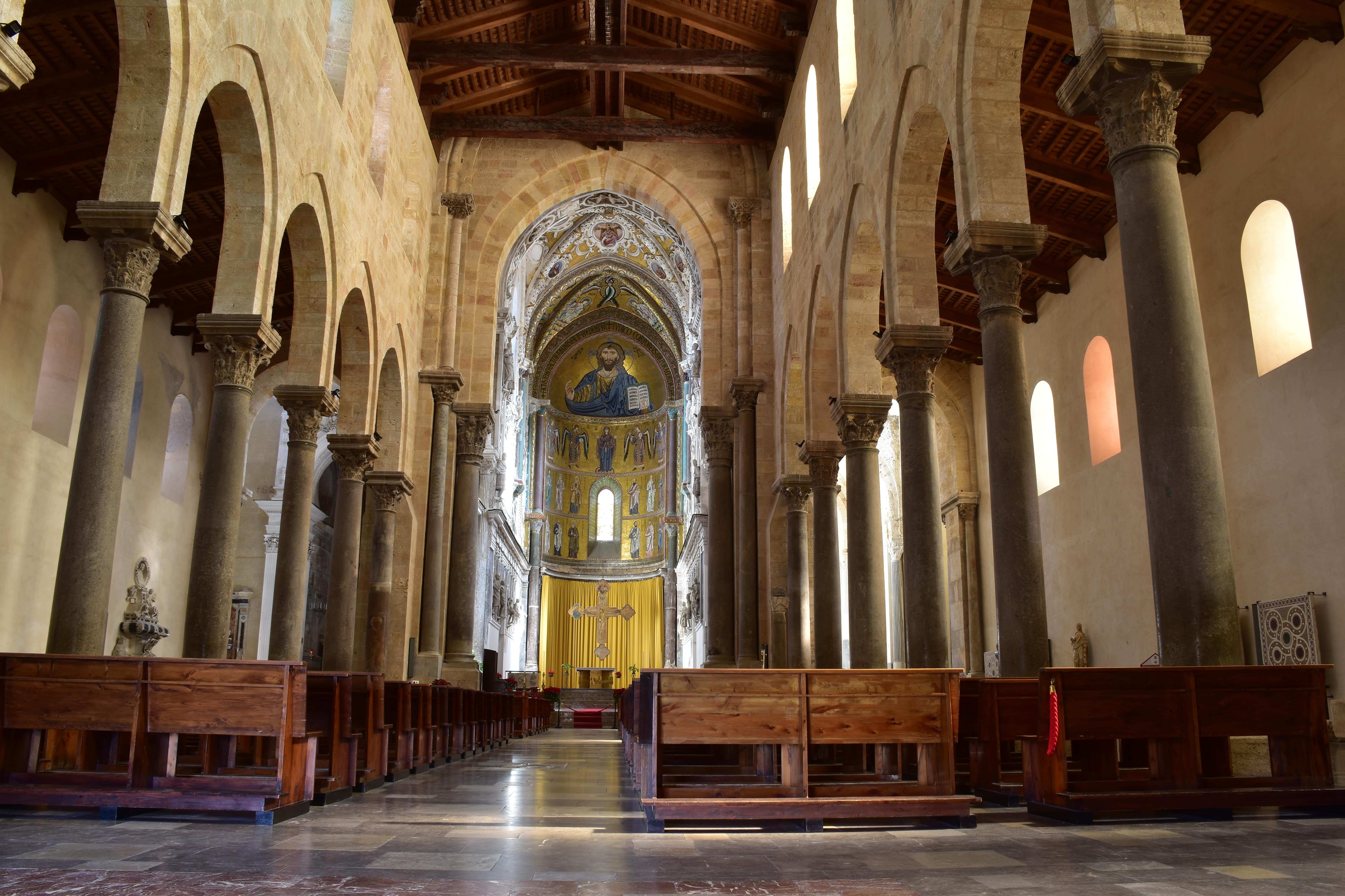 Cefalu_318584930-min.jpeg