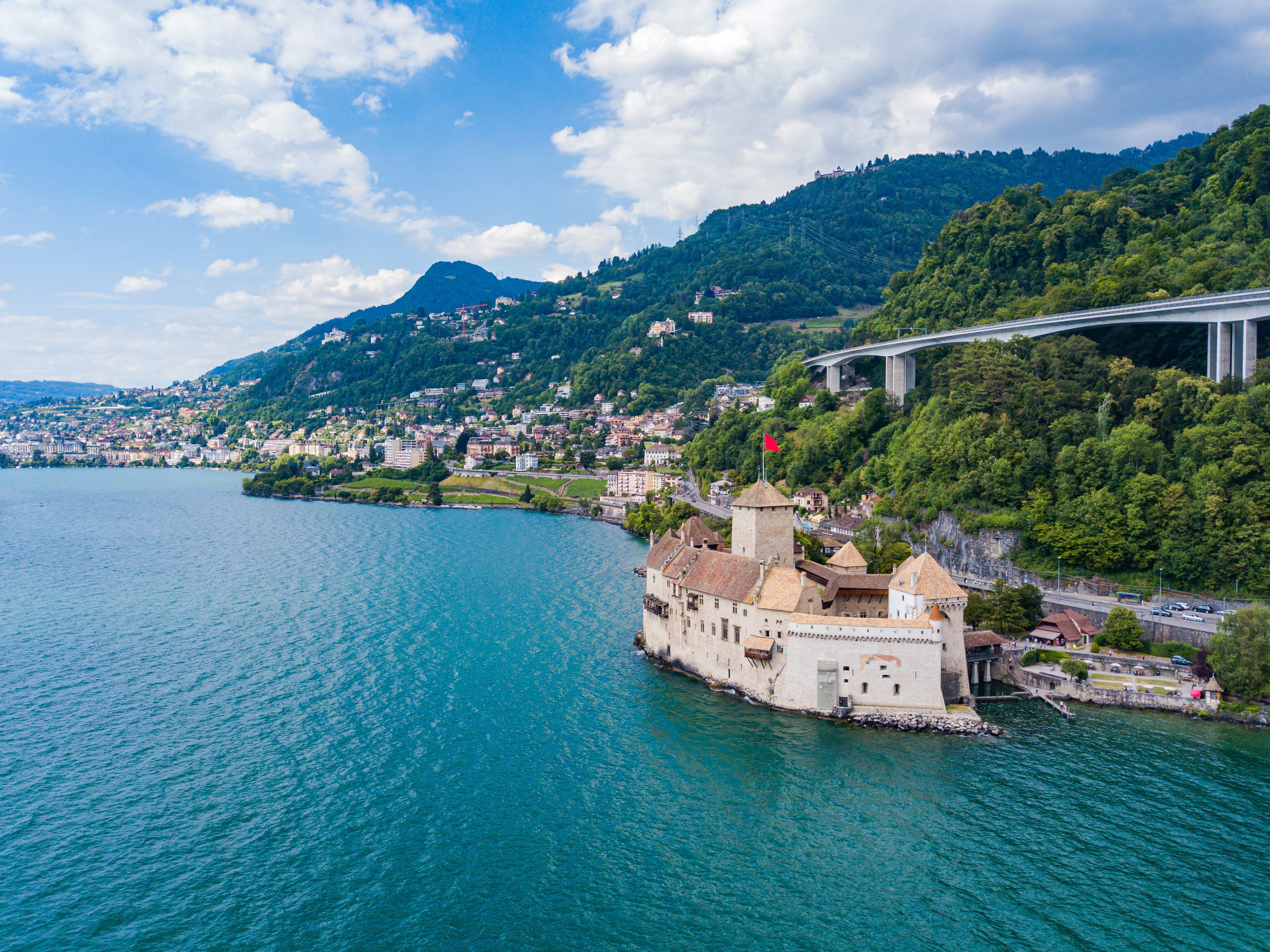 Chillon_348717876-min.jpeg