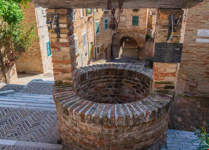 È un vero pozzo leggendario d'Italia: dove si trova e qual è la storia incredibile che racconta ancora oggi