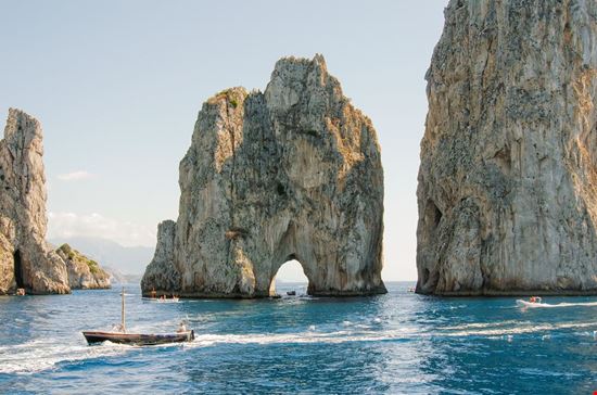 faraglioni di capri_297542027 faraglioni di capri_297542027  