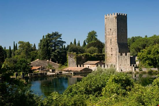 giardini di ninfa_1540684520 giardini di ninfa_1540684520  