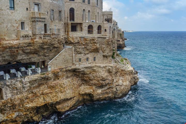 5 terrazze d’autore sul mare italiano dove ogni sguardo è un inno al romanticismo