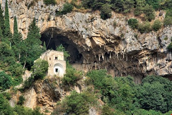 Grotta_del_Masaniello Grotta_del_Masaniello  