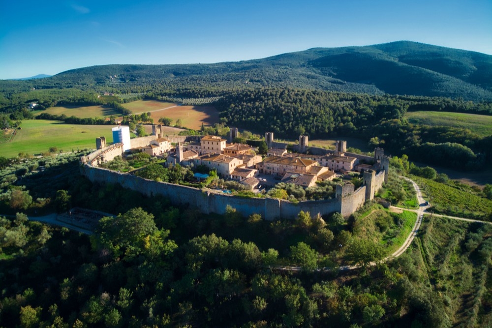 10 cammini autunnali in Italia tra ulivi, vigne e foliage