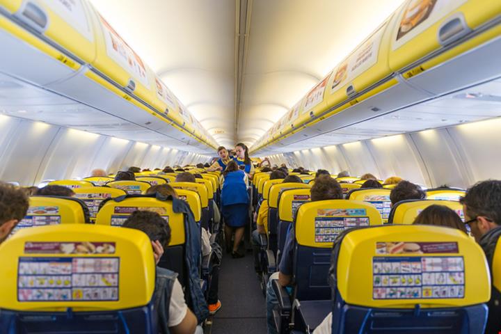 Interno_aereo_Ryanair