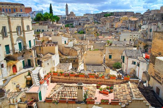 matera_267851108 matera_267851108  