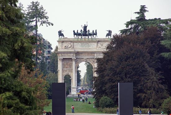 Milano_373895221-min.jpeg Milano_373895221-min.jpeg  