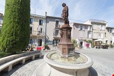 Mougins_238717396