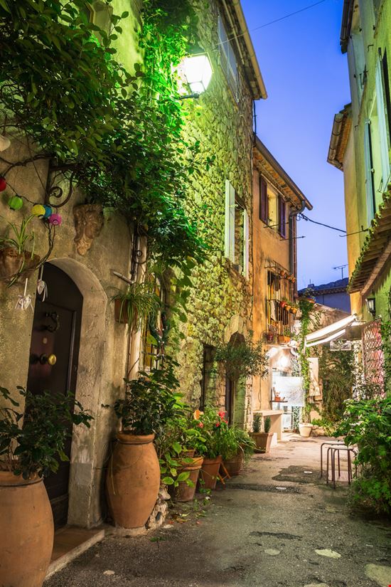 Mougins_666249460 Mougins_666249460  