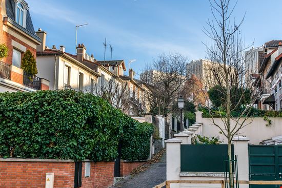 mouzaia parigi_385476436 mouzaia parigi_385476436  