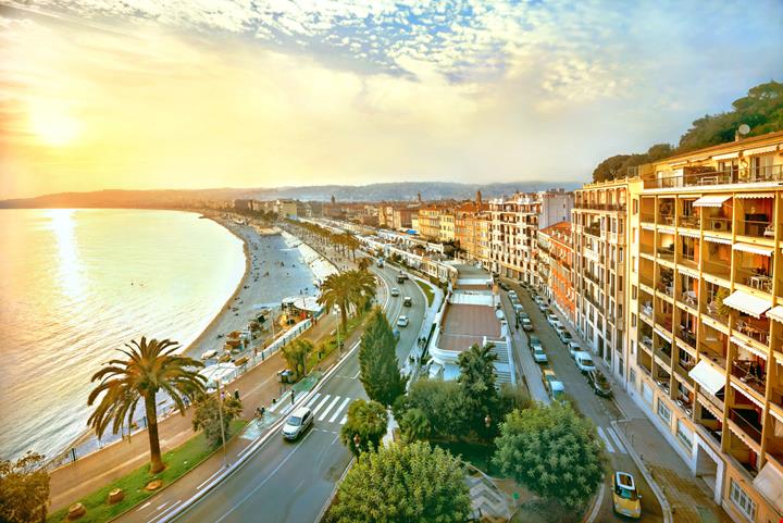 Nizza-1052318770