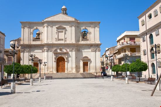 Noto_34574536-min.jpeg Noto_34574536-min.jpeg  
