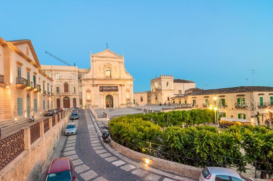 Noto_74589966-min.jpeg Noto_74589966-min.jpeg  