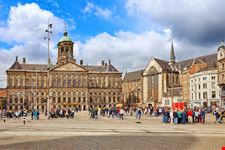 piazza dam_334177817