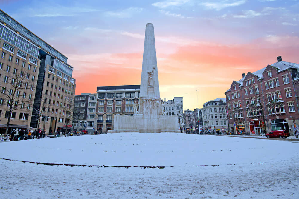 piazza dam_595077728