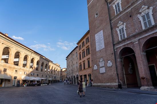 Piazza del Comune Fabriano_1676237047 Piazza del Comune Fabriano_1676237047  