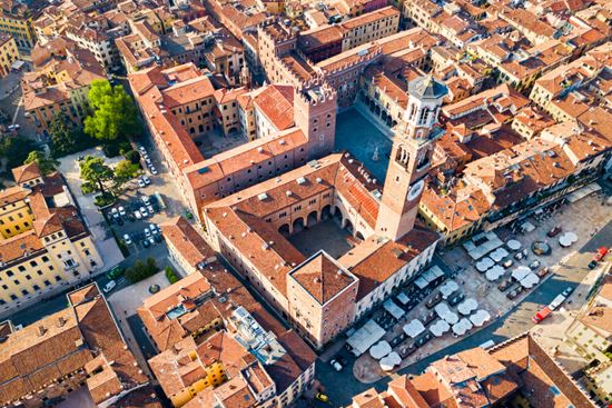 piazza delle erbe verona_1445779424 piazza delle erbe verona_1445779424  