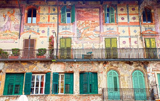 piazza delle erbe verona_75365239 piazza delle erbe verona_75365239  