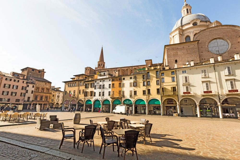 Piazza delle Erbe a Mantova