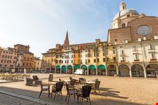 Piazza_Erbe_Mantova
