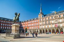 Plaza Mayor Madrid_425303362