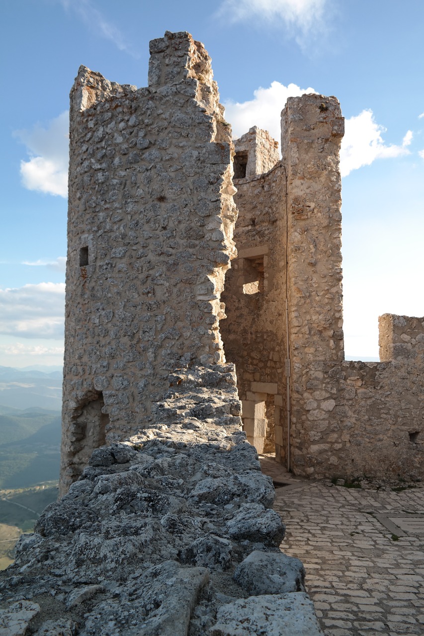 rocca-calascio-1310012_1280