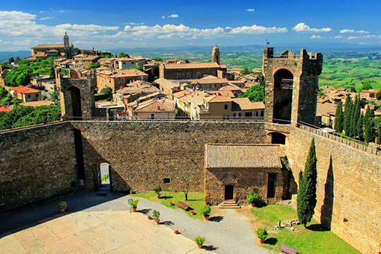 rocca di montalcino_1045352743 rocca di montalcino_1045352743  